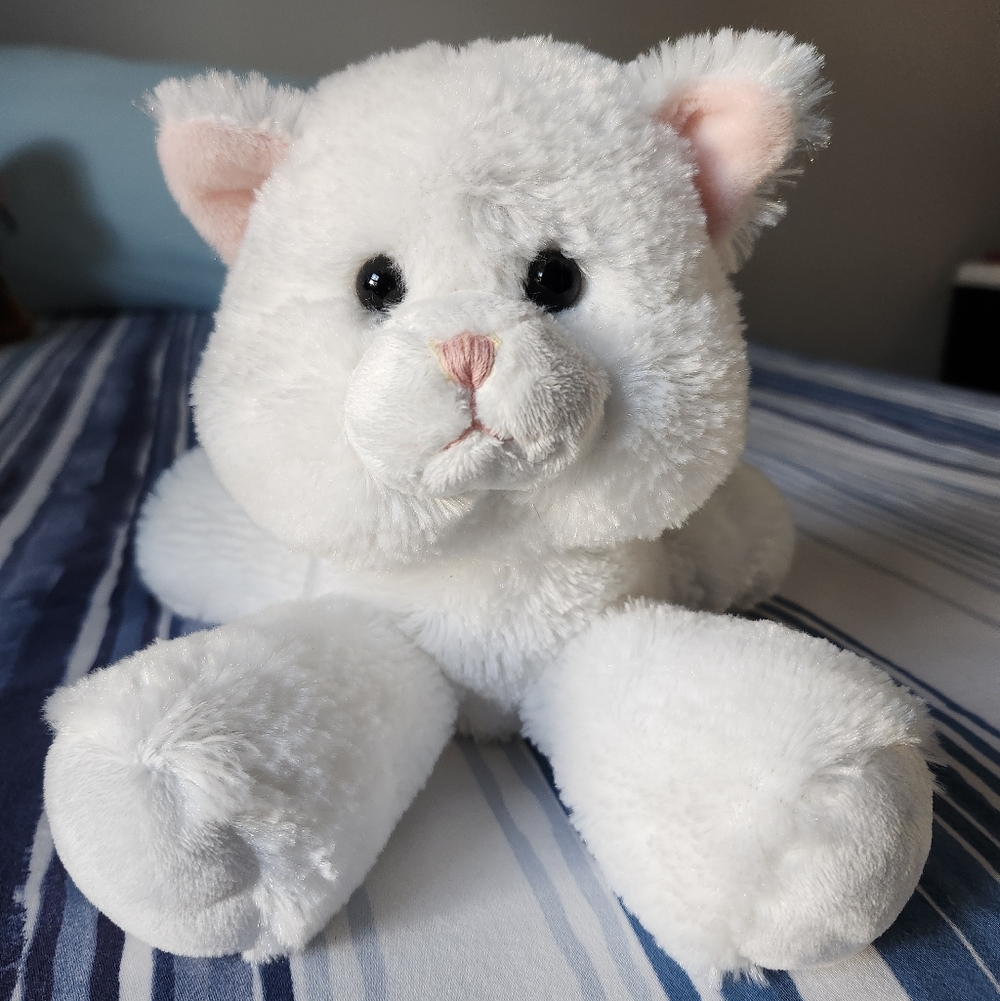 Russ Berrie White Plush Cat